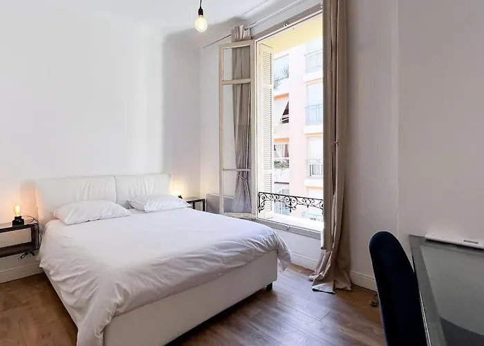 Chambre Confort Premium - Monaco 2 *